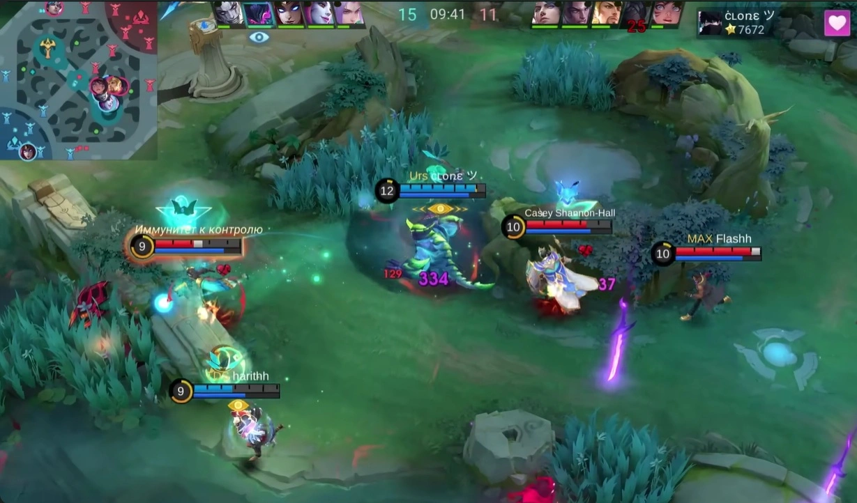 Gloo использует ультимейт и создаёт хаос в командной драке в Mobile Legends