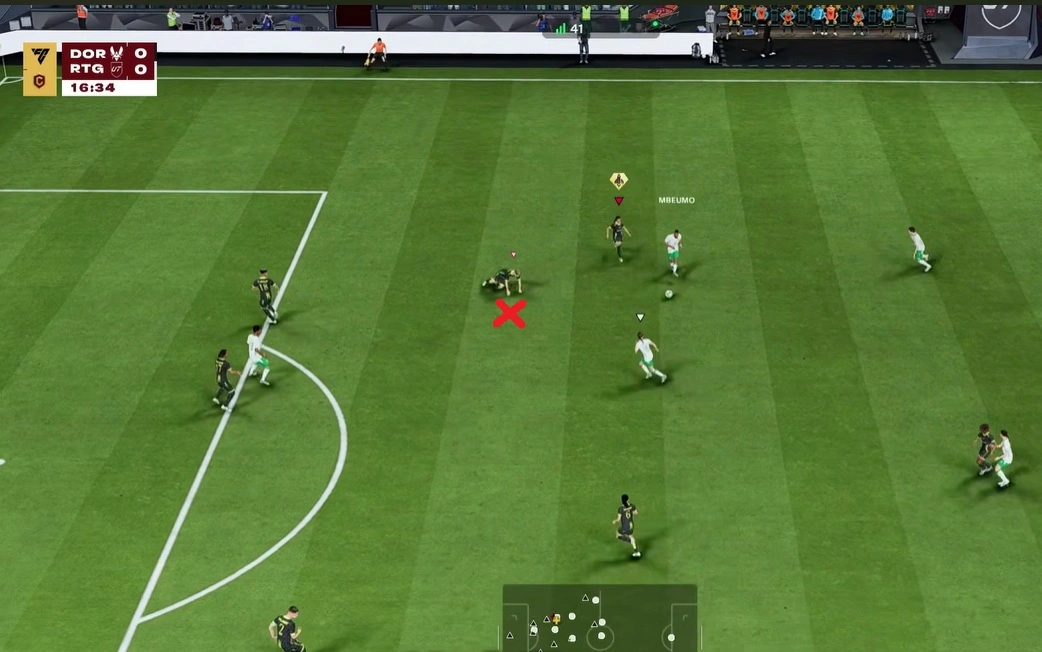 Разбор глупых потерь мяча в центре поля и опасных контратак в EA Sports FC 26