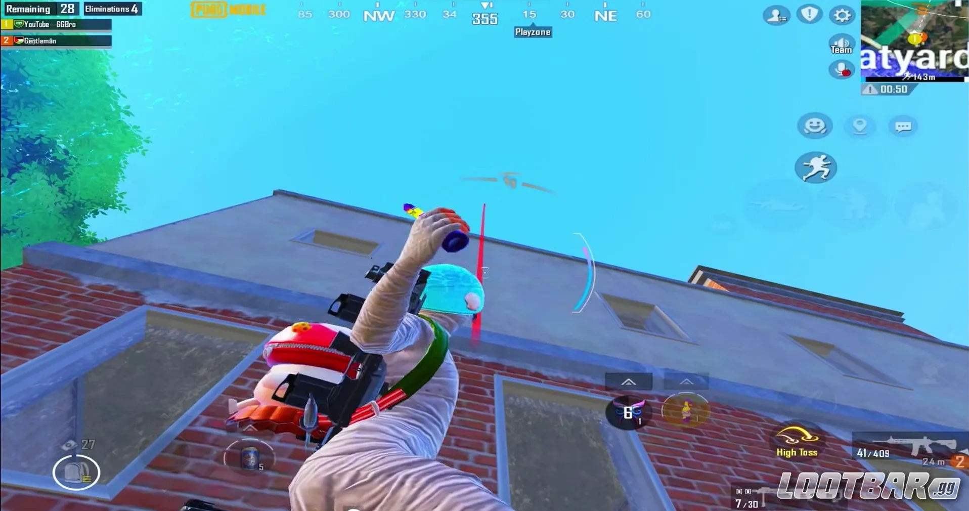 Молотов и граната против врага, который кемпит в доме PUBG Mobile