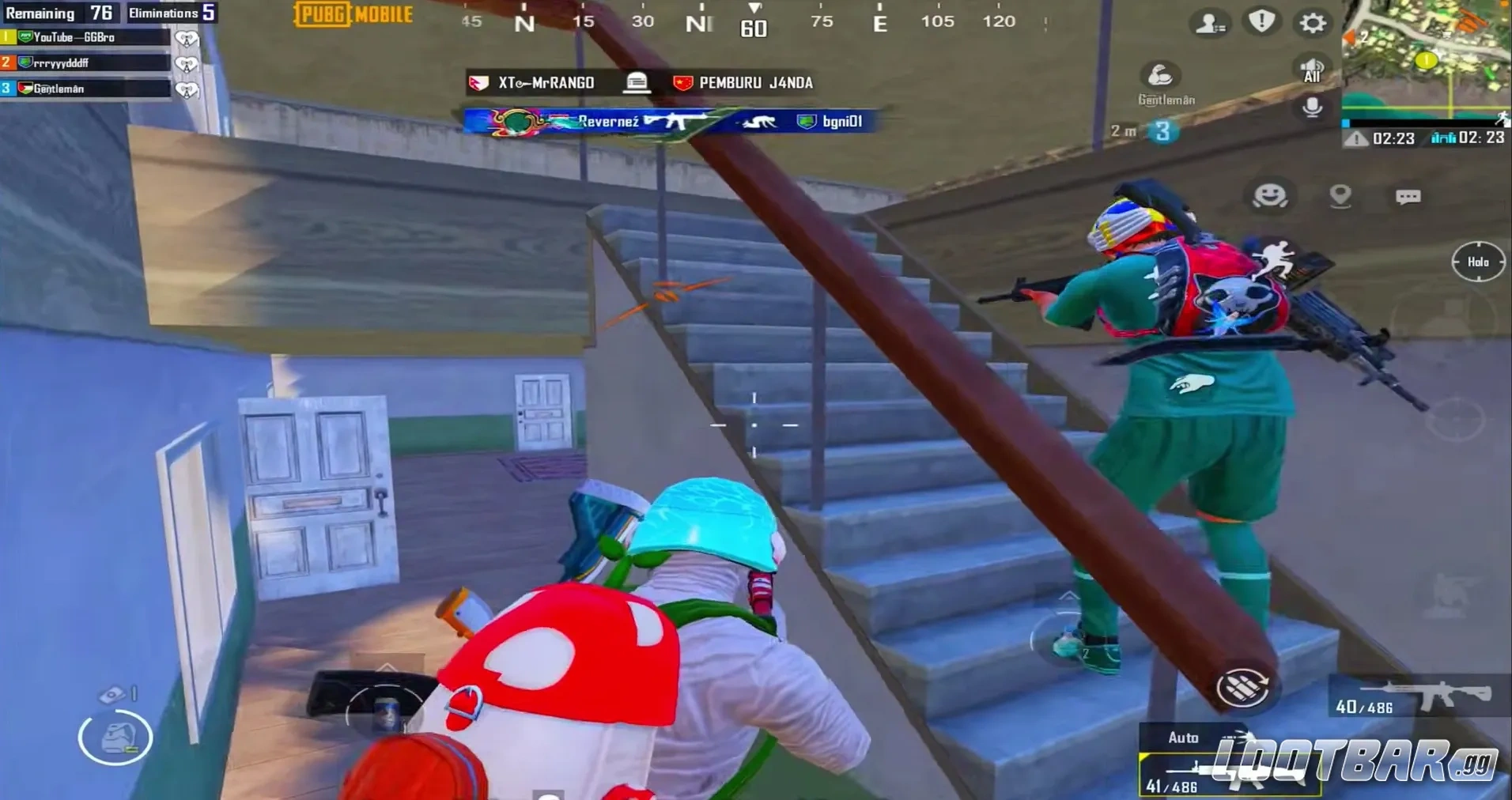 Командный пуш второго этажа в PUBG Mobile вместо одиночного захода