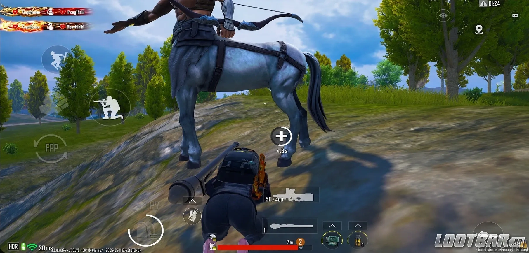 Гелиос поднимает и лечит игрока в PUBG Mobile 4.4